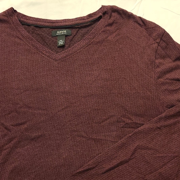 Alfani long-sleeve V-neck fire red tee - Picture 6 of 16